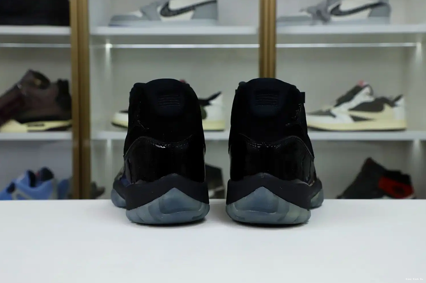JORDAN RETRO GOWN' AND 11 'CAP Kimikick AIR 0718